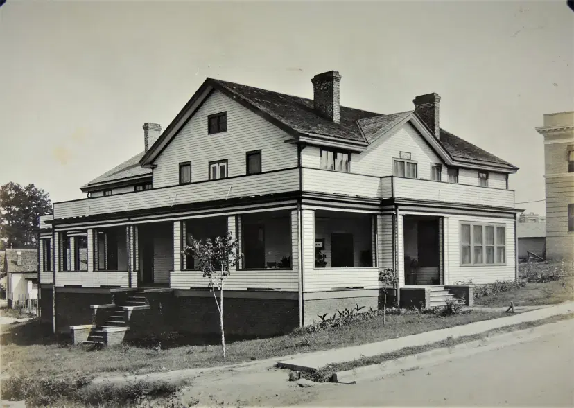 DEARBORN INN Below The Bank